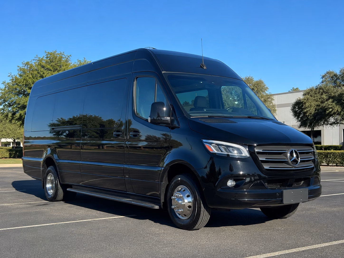 find and book transportation for your next airport transfer 5
