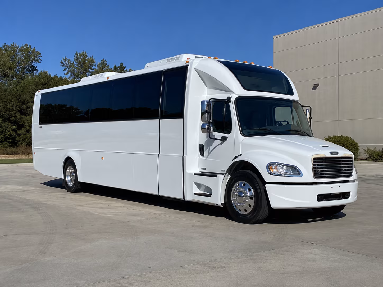 manchester 28 passenger party bus
